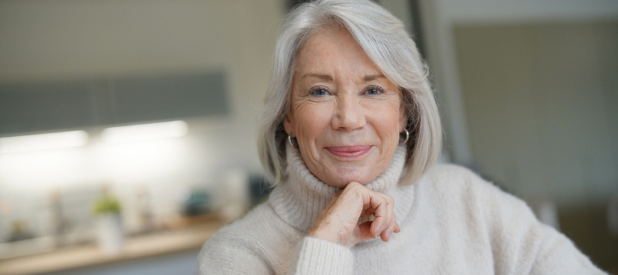 A lady planning to handle the effects of the COVID-19 virus while staying at home.